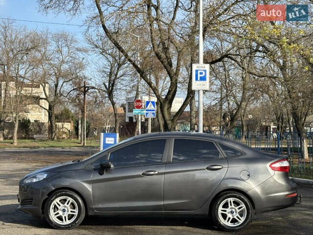 Серый Форд Фиеста, объемом двигателя 1.6 л и пробегом 107 тыс. км за 8199 $, фото 3 на Automoto.ua