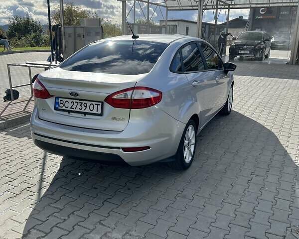 Серый Форд Фиеста, объемом двигателя 1.6 л и пробегом 195 тыс. км за 8000 $, фото 10 на Automoto.ua