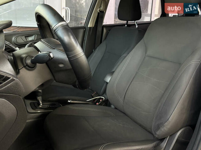 Серый Форд Фиеста, объемом двигателя 1.6 л и пробегом 107 тыс. км за 8199 $, фото 9 на Automoto.ua
