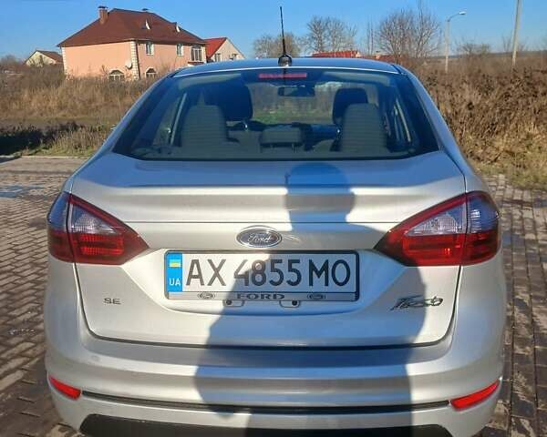 Серый Форд Фиеста, объемом двигателя 1.6 л и пробегом 165 тыс. км за 7000 $, фото 2 на Automoto.ua