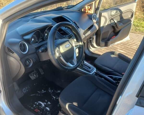 Серый Форд Фиеста, объемом двигателя 1.6 л и пробегом 165 тыс. км за 7000 $, фото 8 на Automoto.ua