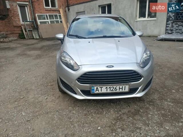 Форд Фиеста 2017 в Ивано-Франковске на Automoto.ua Серый Форд Фиеста, объемом двигателя 1.6 л и пробегом 168 тыс. км за 7100 $, фото 2 на Automoto.ua