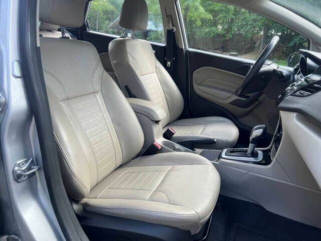 Сірий Форд Фієста, об'ємом двигуна 1.6 л та пробігом 103 тис. км за 1950 $, фото 7 на Automoto.ua