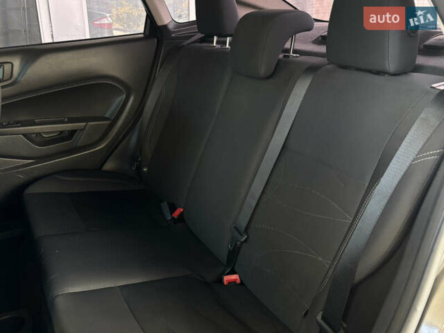 Серый Форд Фиеста, объемом двигателя 1.6 л и пробегом 107 тыс. км за 8199 $, фото 15 на Automoto.ua