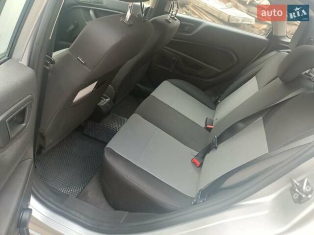 Форд Фиеста 2017 в Ивано-Франковске на Automoto.ua Серый Форд Фиеста, объемом двигателя 1.6 л и пробегом 168 тыс. км за 7100 $, фото 13 на Automoto.ua