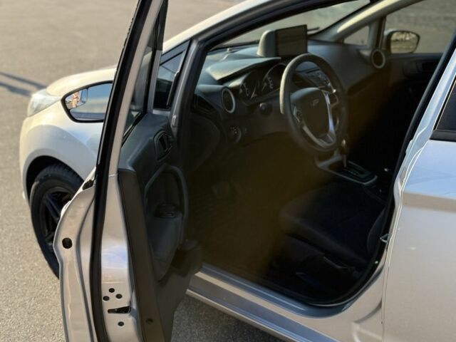 Сірий Форд Фієста, об'ємом двигуна 1.6 л та пробігом 75 тис. км за 8200 $, фото 10 на Automoto.ua