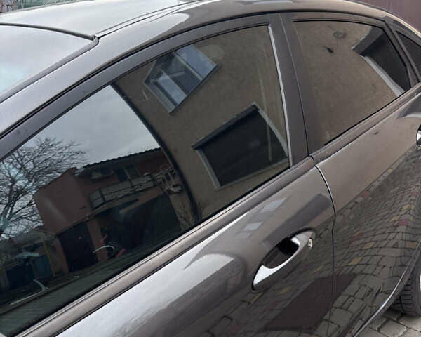 Серый Форд Фиеста, объемом двигателя 1.6 л и пробегом 109 тыс. км за 8000 $, фото 12 на Automoto.ua