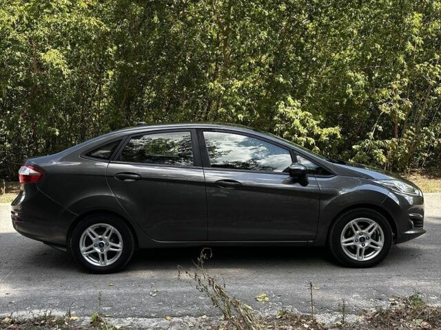Сірий Форд Фієста, об'ємом двигуна 1.6 л та пробігом 125 тис. км за 7700 $, фото 6 на Automoto.ua