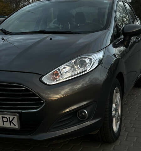 Сірий Форд Фієста, об'ємом двигуна 1.6 л та пробігом 112 тис. км за 7500 $, фото 2 на Automoto.ua
