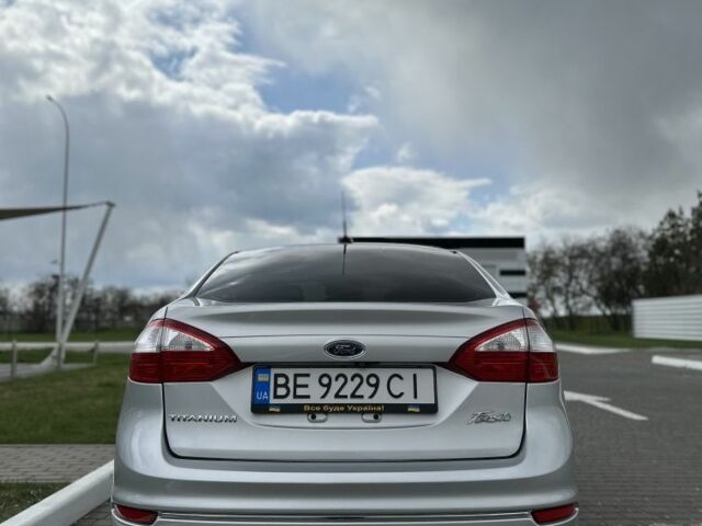 Серый Форд Фиеста, объемом двигателя 1.6 л и пробегом 162 тыс. км за 10200 $, фото 5 на Automoto.ua