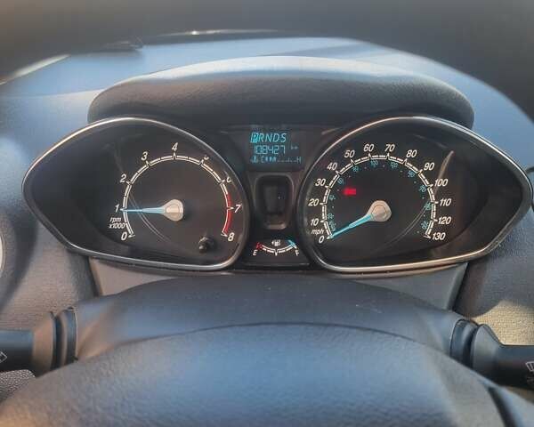 Серый Форд Фиеста, объемом двигателя 1.6 л и пробегом 110 тыс. км за 7800 $, фото 4 на Automoto.ua