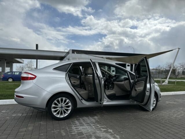 Серый Форд Фиеста, объемом двигателя 1.6 л и пробегом 162 тыс. км за 10200 $, фото 7 на Automoto.ua