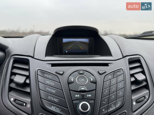 Сірий Форд Фієста, об'ємом двигуна 1.6 л та пробігом 59 тис. км за 9000 $, фото 13 на Automoto.ua