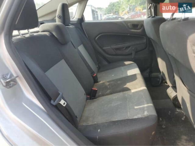 Сірий Форд Фієста, об'ємом двигуна 1.6 л та пробігом 118 тис. км за 5400 $, фото 8 на Automoto.ua