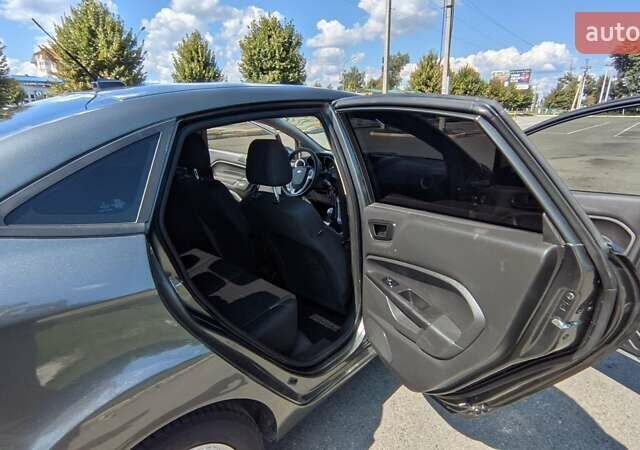 Сірий Форд Фієста, об'ємом двигуна 1.6 л та пробігом 90 тис. км за 7900 $, фото 18 на Automoto.ua