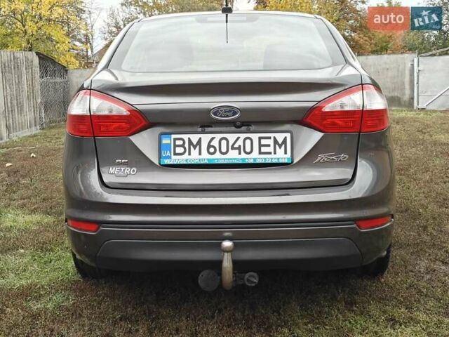 Серый Форд Фиеста, объемом двигателя 1.6 л и пробегом 131 тыс. км за 9300 $, фото 3 на Automoto.ua
