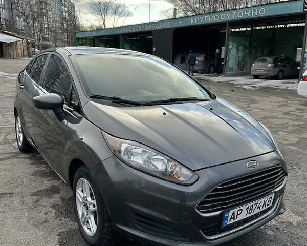 Серый Форд Фиеста, объемом двигателя 1.6 л и пробегом 95 тыс. км за 8400 $, фото 5 на Automoto.ua
