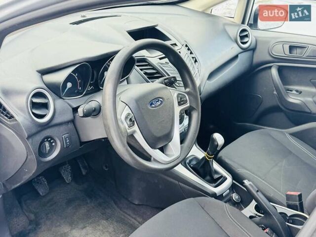Сірий Форд Фієста, об'ємом двигуна 1.6 л та пробігом 78 тис. км за 6800 $, фото 12 на Automoto.ua