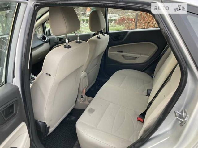 Сірий Форд Фієста, об'ємом двигуна 1.6 л та пробігом 106 тис. км за 8100 $, фото 2 на Automoto.ua