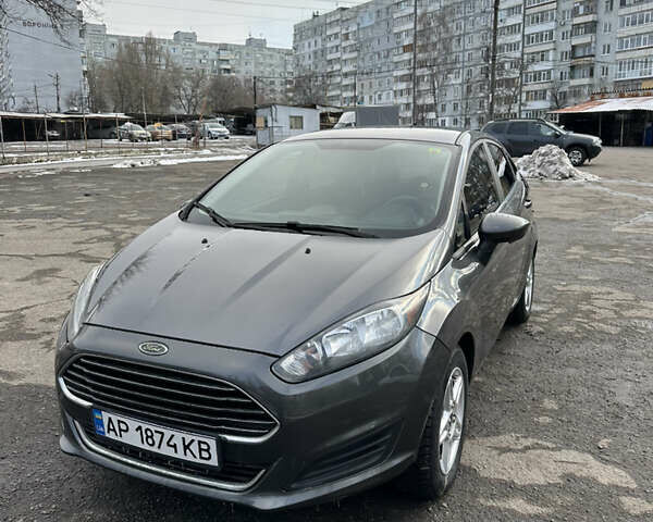 Серый Форд Фиеста, объемом двигателя 1.6 л и пробегом 95 тыс. км за 8400 $, фото 7 на Automoto.ua
