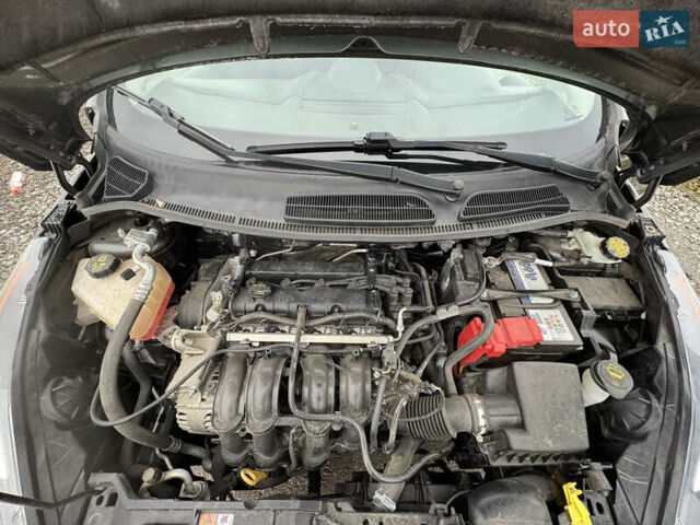 Сірий Форд Фієста, об'ємом двигуна 1.6 л та пробігом 59 тис. км за 9000 $, фото 26 на Automoto.ua