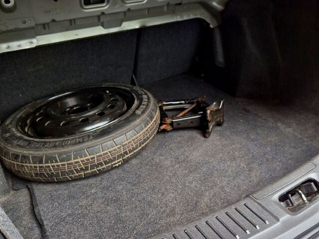 Форд Фиеста 2018 в Харькове на Automoto.ua Серый Форд Фиеста, объемом двигателя 1.6 л и пробегом 102 тыс. км за 8500 $, фото 1 на Automoto.ua