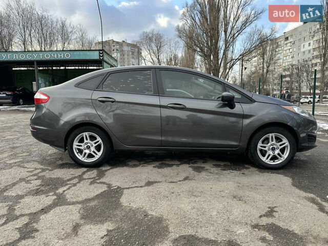 Серый Форд Фиеста, объемом двигателя 1.6 л и пробегом 95 тыс. км за 8400 $, фото 10 на Automoto.ua