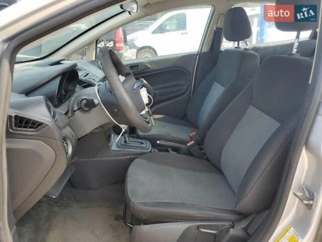 Сірий Форд Фієста, об'ємом двигуна 1.6 л та пробігом 118 тис. км за 5400 $, фото 7 на Automoto.ua