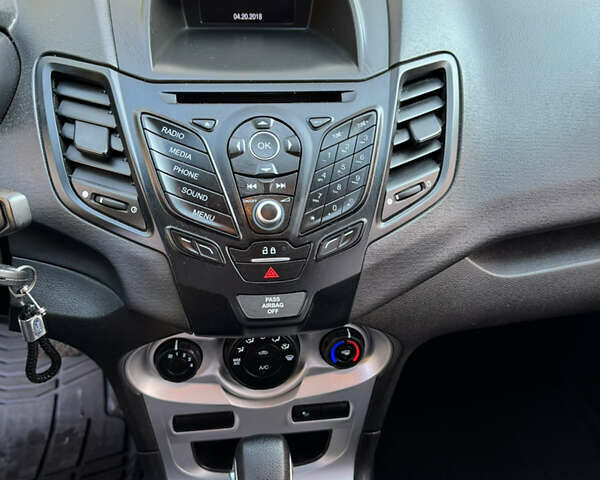 Сірий Форд Фієста, об'ємом двигуна 1.6 л та пробігом 142 тис. км за 6700 $, фото 14 на Automoto.ua