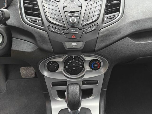 Сірий Форд Фієста, об'ємом двигуна 1.6 л та пробігом 131 тис. км за 9500 $, фото 5 на Automoto.ua