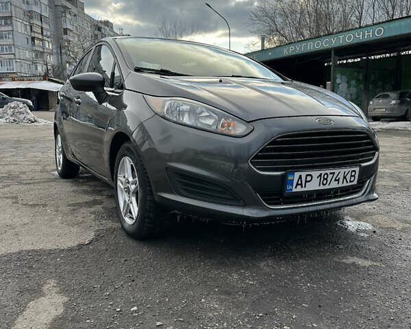 Серый Форд Фиеста, объемом двигателя 1.6 л и пробегом 95 тыс. км за 8400 $, фото 4 на Automoto.ua