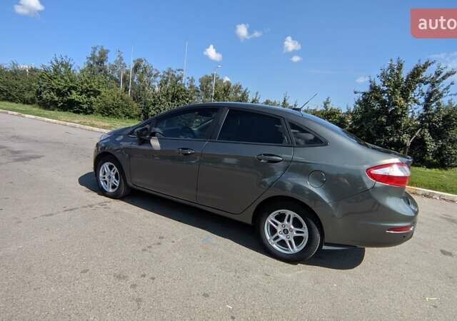 Сірий Форд Фієста, об'ємом двигуна 1.6 л та пробігом 90 тис. км за 7900 $, фото 12 на Automoto.ua