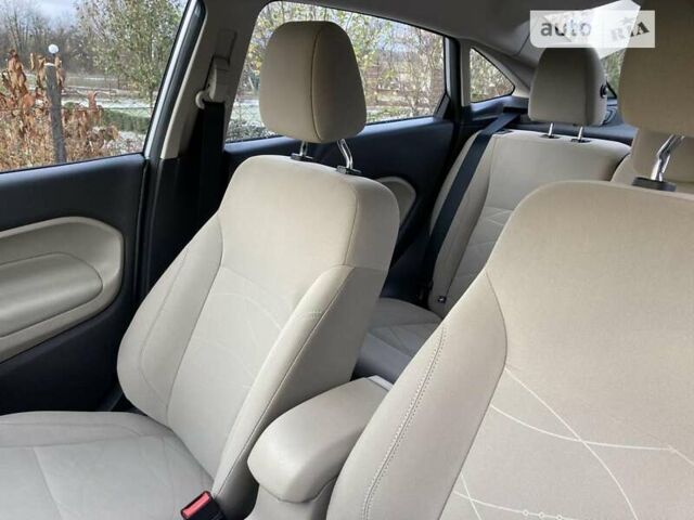 Сірий Форд Фієста, об'ємом двигуна 1.6 л та пробігом 106 тис. км за 8100 $, фото 14 на Automoto.ua