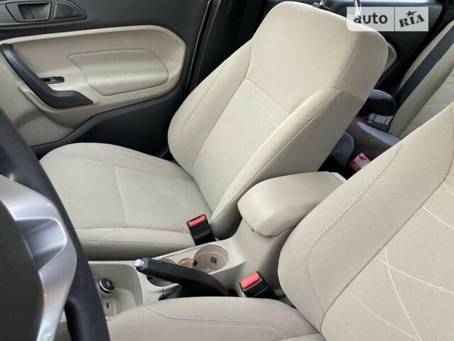 Сірий Форд Фієста, об'ємом двигуна 1.6 л та пробігом 106 тис. км за 8100 $, фото 11 на Automoto.ua