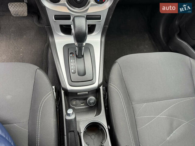 Сірий Форд Фієста, об'ємом двигуна 1.6 л та пробігом 59 тис. км за 9000 $, фото 16 на Automoto.ua
