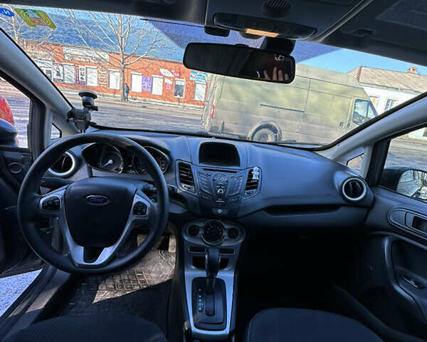 Серый Форд Фиеста, объемом двигателя 1.6 л и пробегом 95 тыс. км за 8400 $, фото 32 на Automoto.ua