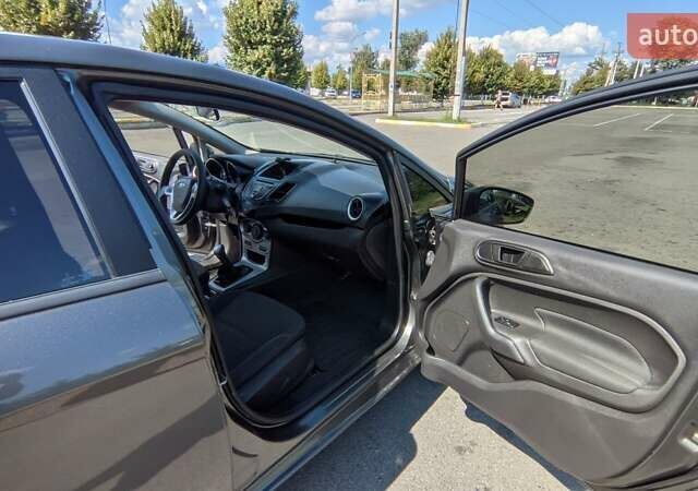 Сірий Форд Фієста, об'ємом двигуна 1.6 л та пробігом 90 тис. км за 7900 $, фото 16 на Automoto.ua