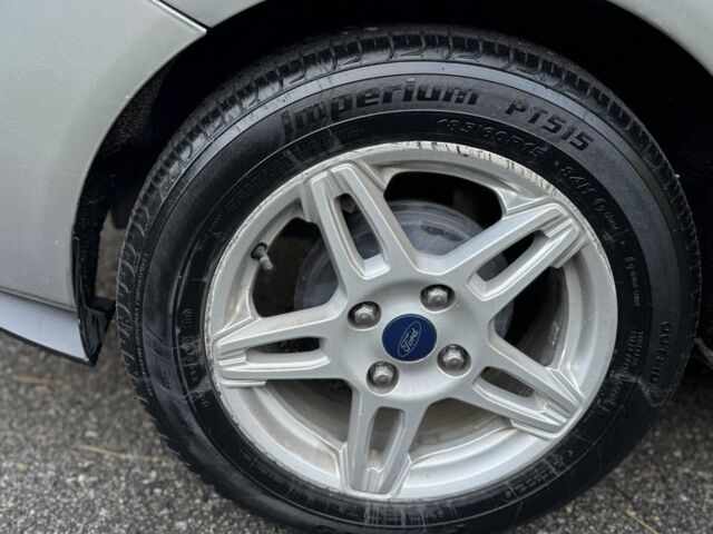 Сірий Форд Фієста, об'ємом двигуна 1.6 л та пробігом 142 тис. км за 6990 $, фото 20 на Automoto.ua