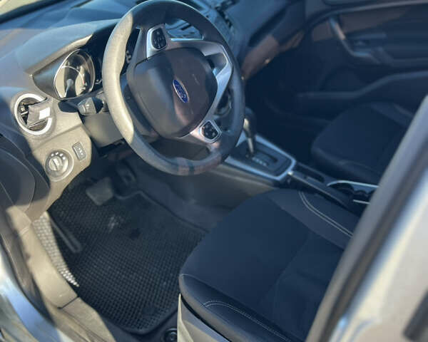 Сірий Форд Фієста, об'ємом двигуна 1.6 л та пробігом 167 тис. км за 6950 $, фото 4 на Automoto.ua