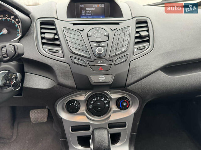 Сірий Форд Фієста, об'ємом двигуна 1.6 л та пробігом 59 тис. км за 9000 $, фото 17 на Automoto.ua