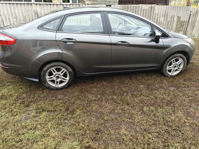 Сірий Форд Фієста, об'ємом двигуна 1.6 л та пробігом 131 тис. км за 9500 $, фото 3 на Automoto.ua