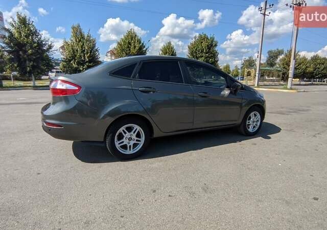 Сірий Форд Фієста, об'ємом двигуна 1.6 л та пробігом 90 тис. км за 7900 $, фото 3 на Automoto.ua