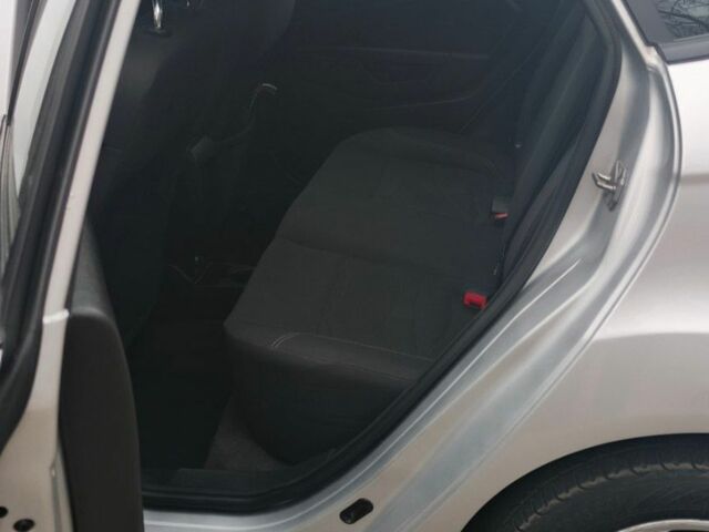 Сірий Форд Фієста, об'ємом двигуна 1.6 л та пробігом 121 тис. км за 6500 $, фото 3 на Automoto.ua