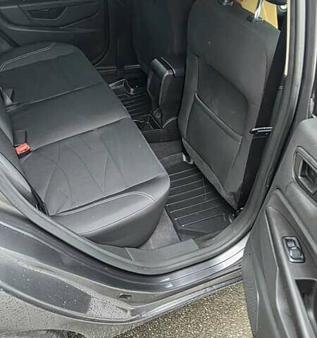 Серый Форд Фиеста, объемом двигателя 1.6 л и пробегом 85 тыс. км за 13500 $, фото 4 на Automoto.ua