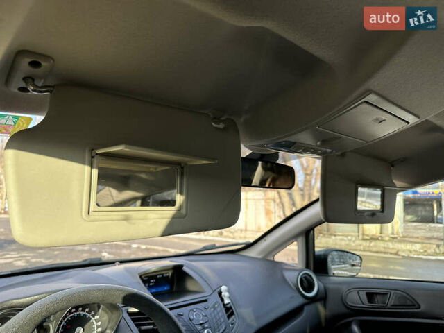 Серый Форд Фиеста, объемом двигателя 1.6 л и пробегом 95 тыс. км за 8400 $, фото 26 на Automoto.ua