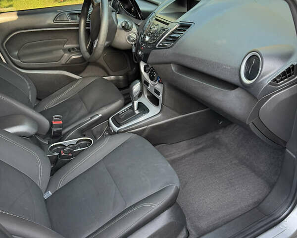 Сірий Форд Фієста, об'ємом двигуна 1.6 л та пробігом 142 тис. км за 6700 $, фото 16 на Automoto.ua