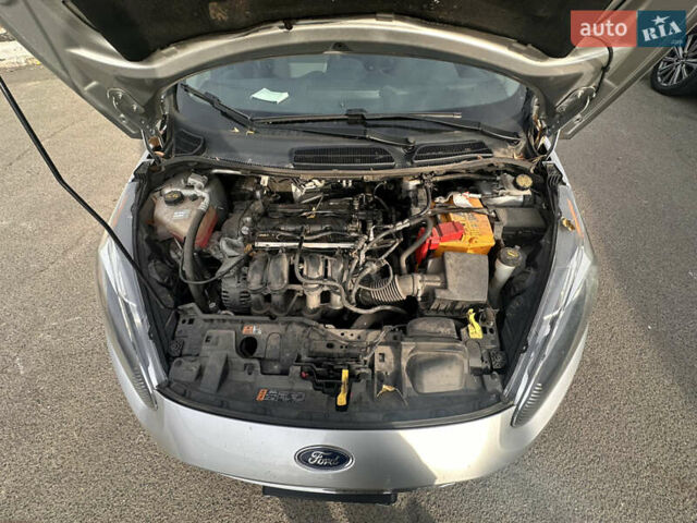 Серый Форд Фиеста, объемом двигателя 1.6 л и пробегом 82 тыс. км за 7600 $, фото 6 на Automoto.ua