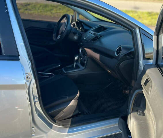 Сірий Форд Фієста, об'ємом двигуна 1.6 л та пробігом 167 тис. км за 6950 $, фото 8 на Automoto.ua