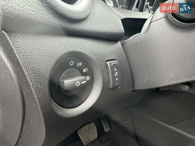 Сірий Форд Фієста, об'ємом двигуна 1.6 л та пробігом 59 тис. км за 9000 $, фото 22 на Automoto.ua