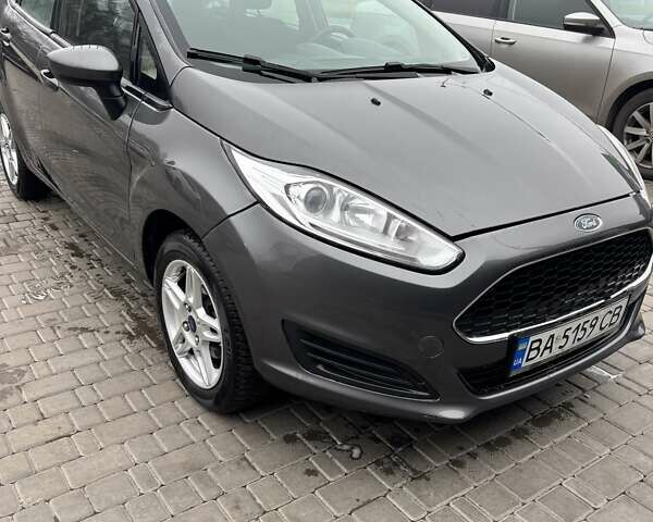 Серый Форд Фиеста, объемом двигателя 1.6 л и пробегом 81 тыс. км за 7700 $, фото 1 на Automoto.ua